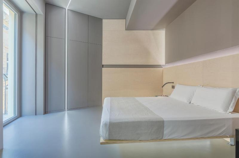Fiveplace Design Suites & Apartments - image 6