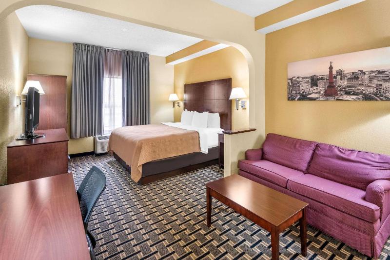 King Suite - Non-Smoking image 1