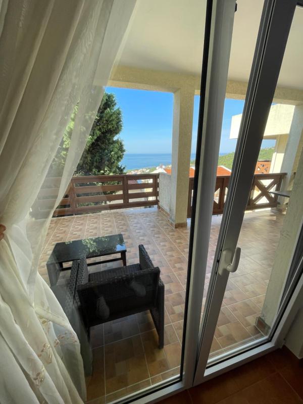 Digital Nomads Package - Deluxe Two-Bedroom Apartment with Terrace and Sea View image 4