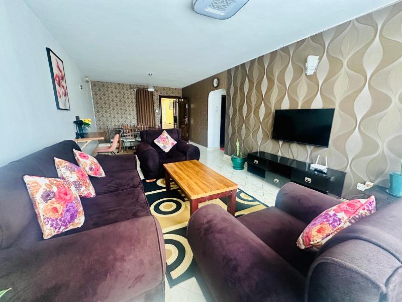 Royal furnished apartment with pool Nakuru milimani J10 - image 6