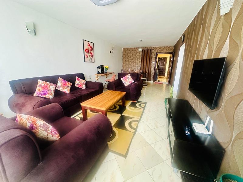 Royal furnished apartment with pool Nakuru milimani J10 - image 9