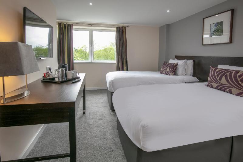 Standard Twin Room with Shower Only - Non-Smoking image 3