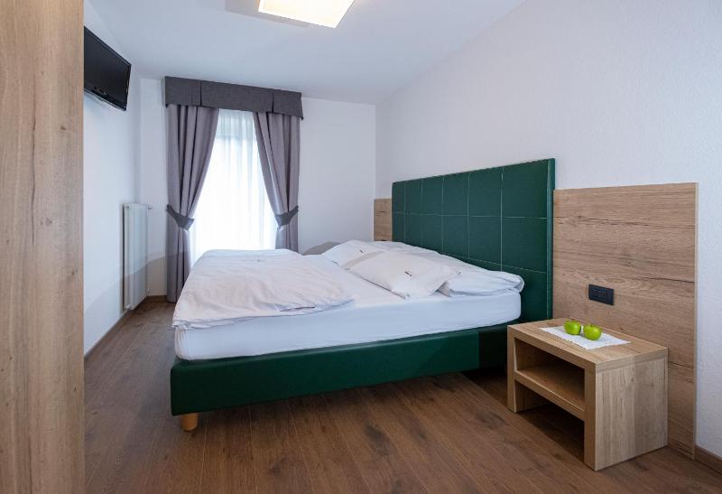 Three-Bedroom Apartment - Annex 1.5km from Vidor Resort image 4