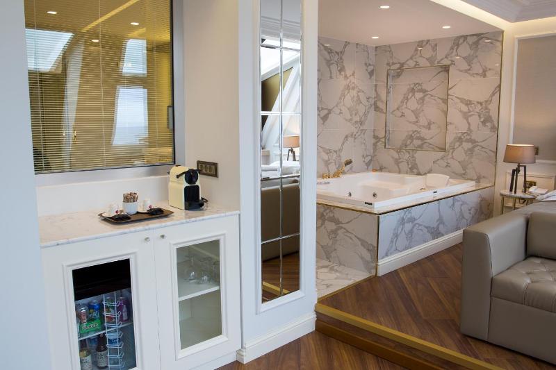 Mina Hotel - Special Category - image 11