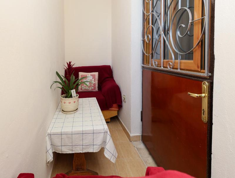Berat Central Apartment - image 6