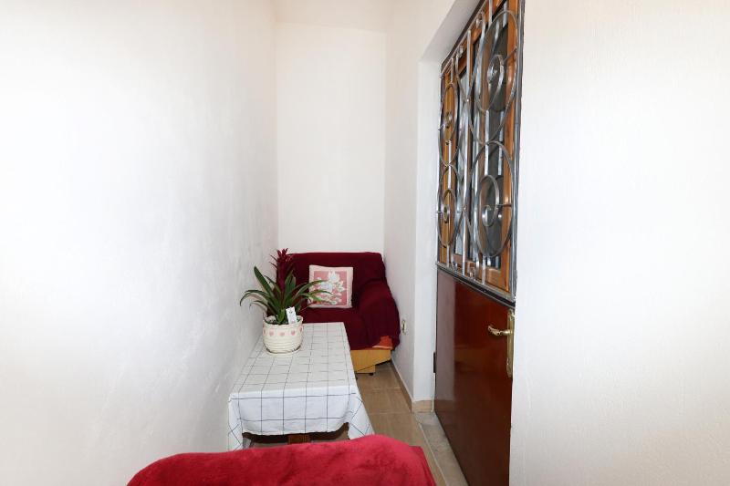 Berat Central Apartment - image 12