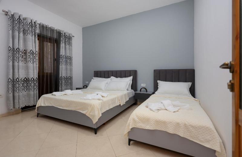 Berat Central Apartment - image 9