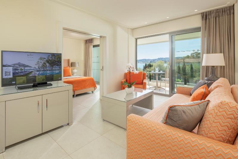Executive Suite One Bedroom image 3
