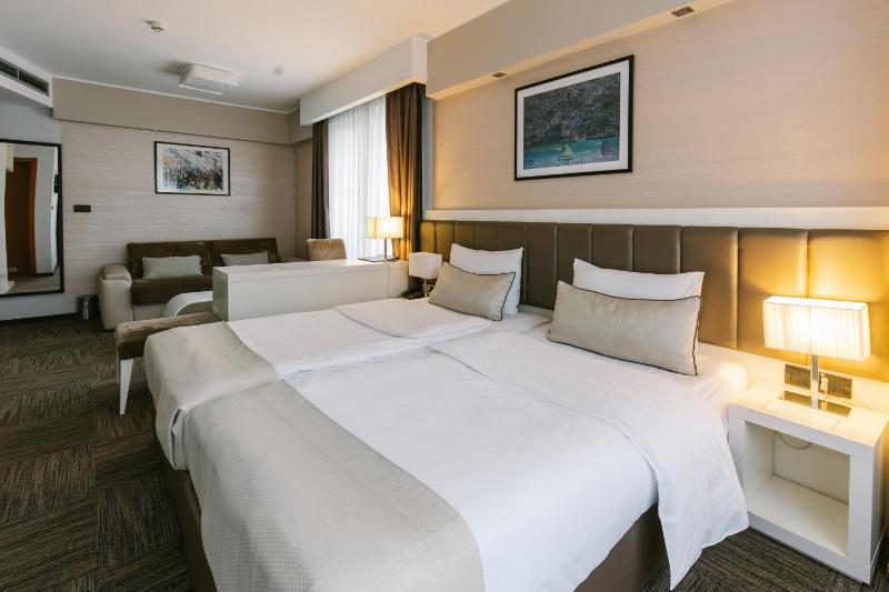Junior Suite image 3