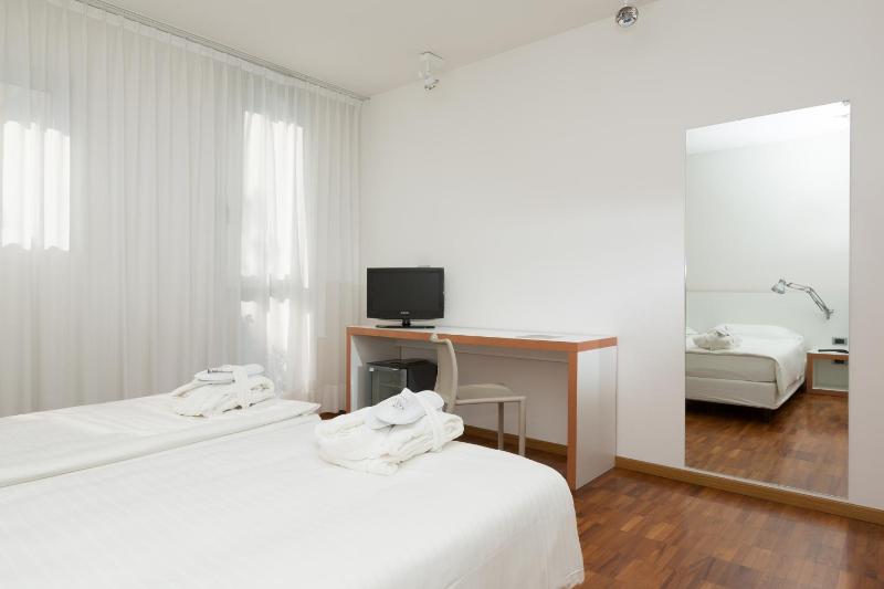 Double or Twin Room - Annex image 3