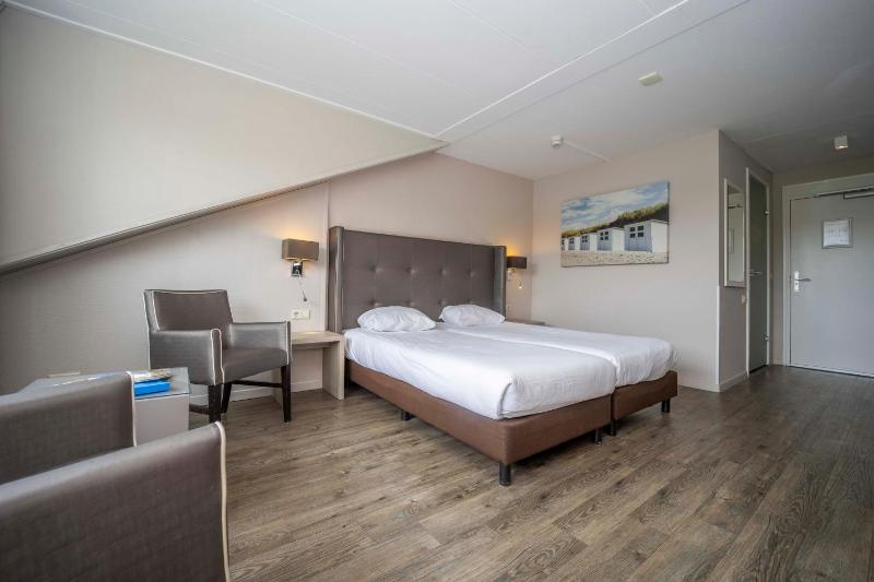 Large Comfort Double Room with Shower  image 3