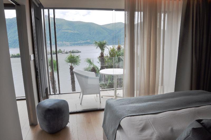 Suite with Lake View image 3