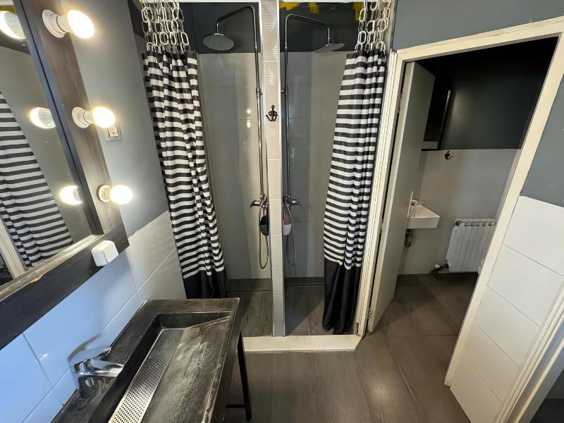 Nomad Hostel - image 11