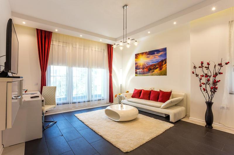Junior Suite with Spa Bath image 3