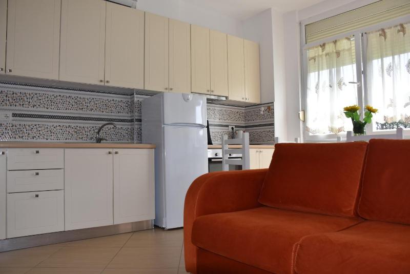 Gjiri i Lalzit - Leta's Apartments - three bedroom apartment - image 4