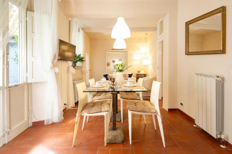 Casa Claudette in center town with terrace - image 15