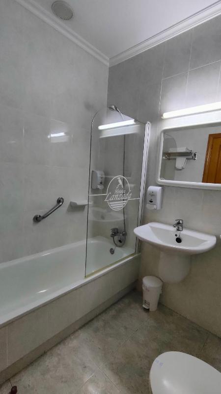 Single Room image 3