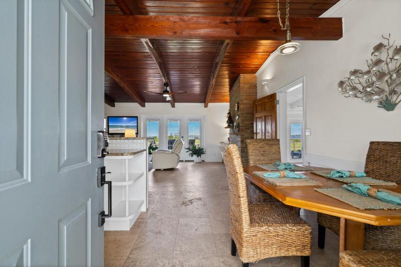 Sunset Vista Beach House - image 42