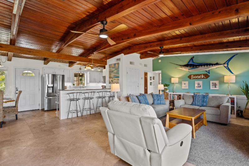 Sunset Vista Beach House - image 39