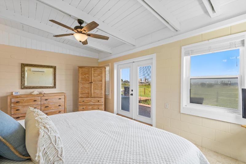 Sunset Vista Beach House - image 19