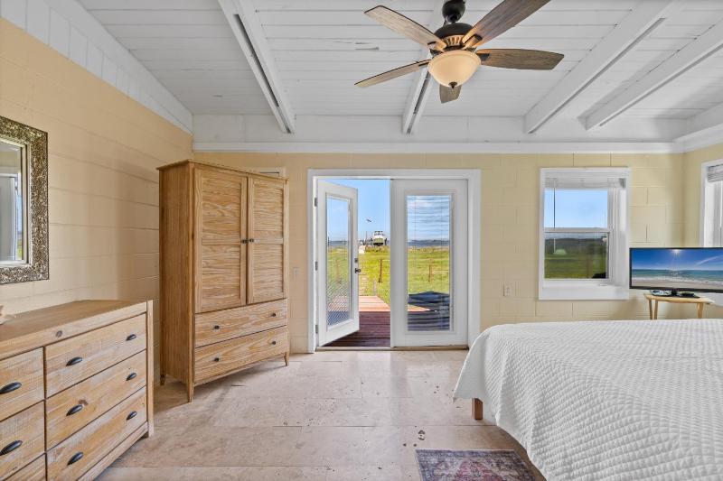 Sunset Vista Beach House - image 25