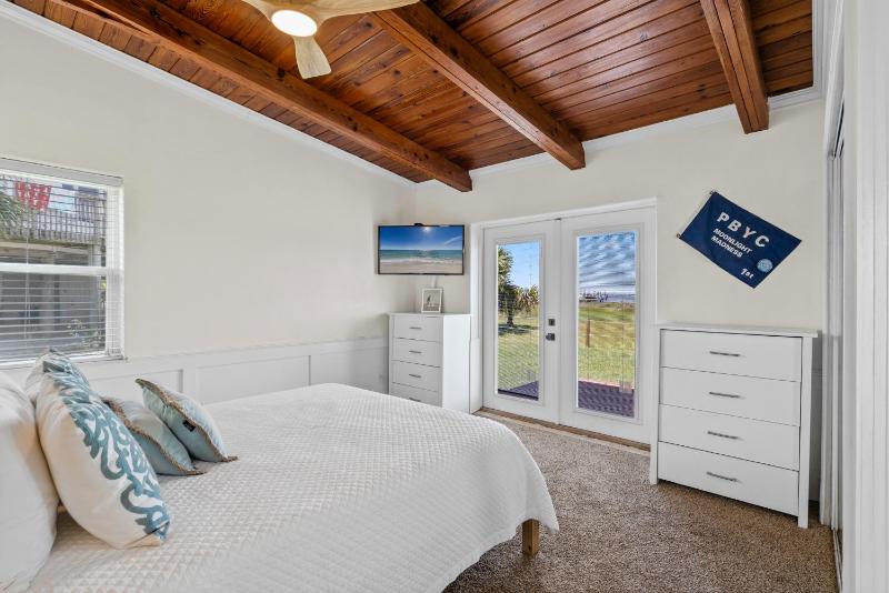 Sunset Vista Beach House - image 32
