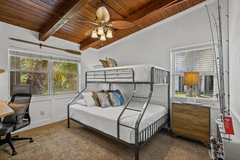 Sunset Vista Beach House - image 33