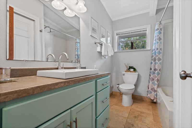 Sunset Vista Beach House - image 15