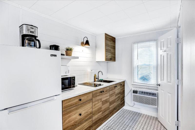 Double Room with Two Double Beds and Kitchenette image 2