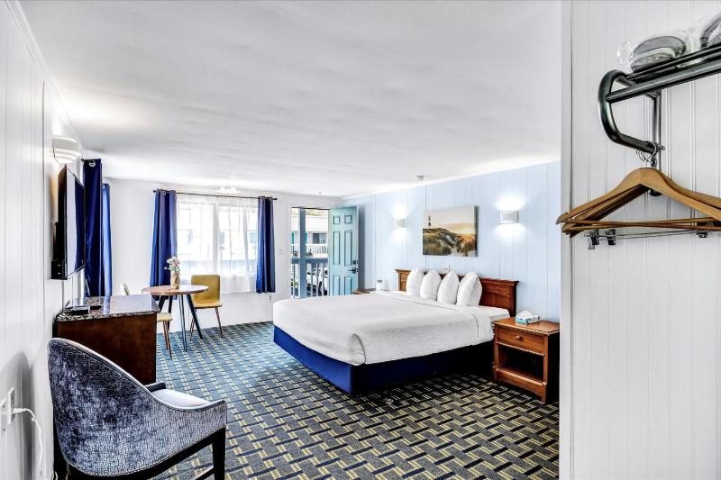 Deluxe King Room image 4