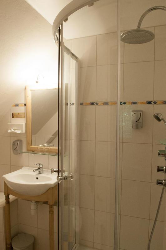 Standard Double Room image 2