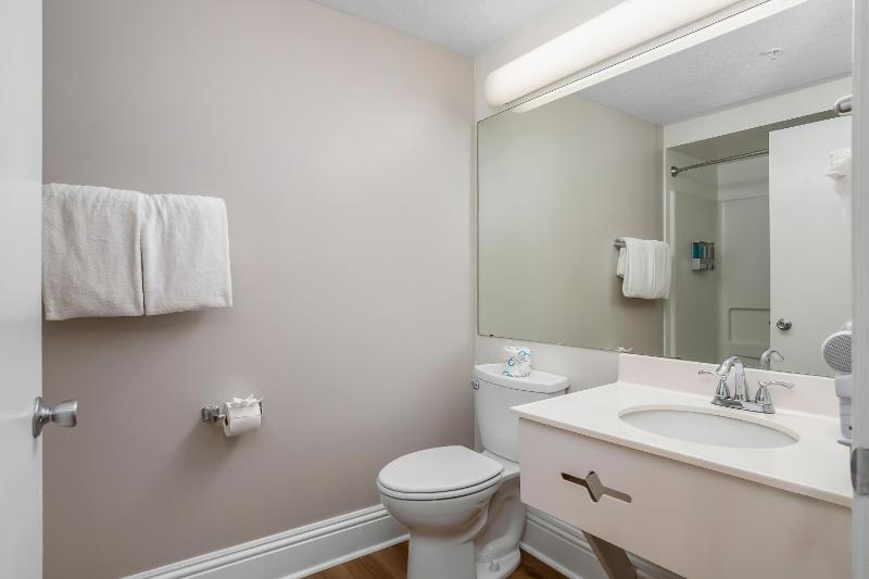 Queen Suite image 3