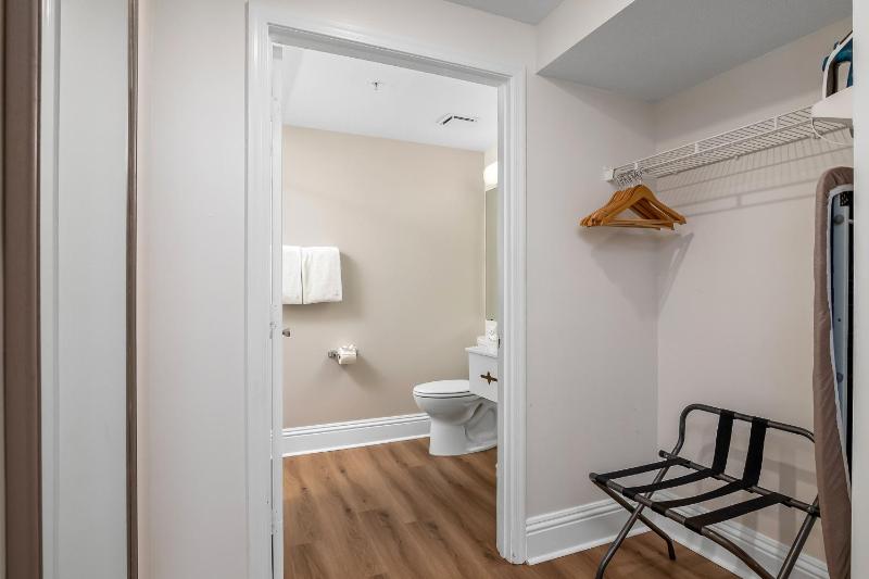 Queen Suite image 2