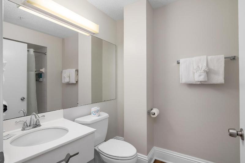 King Room image 3