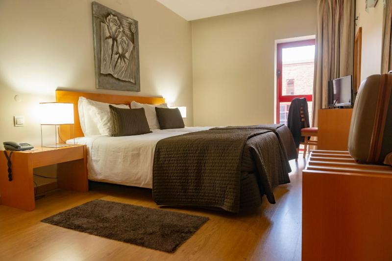 One-Bedroom Apartment image 1