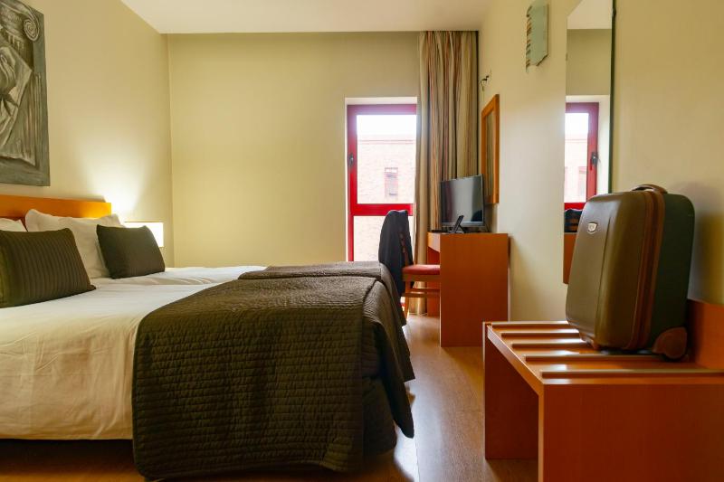 One-Bedroom Apartment image 3