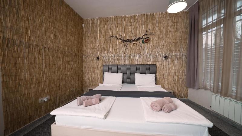 King Room image 3