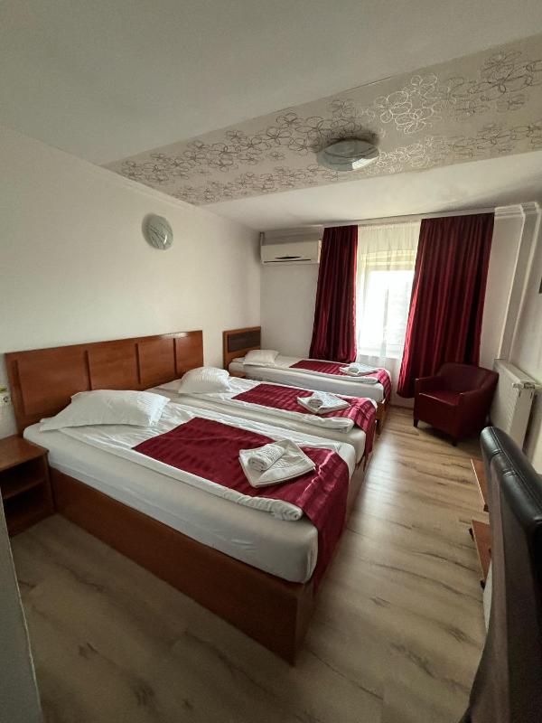 Triple Room image 1
