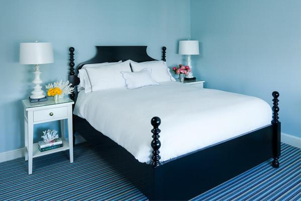 One Queen Bed | Town Side image 1