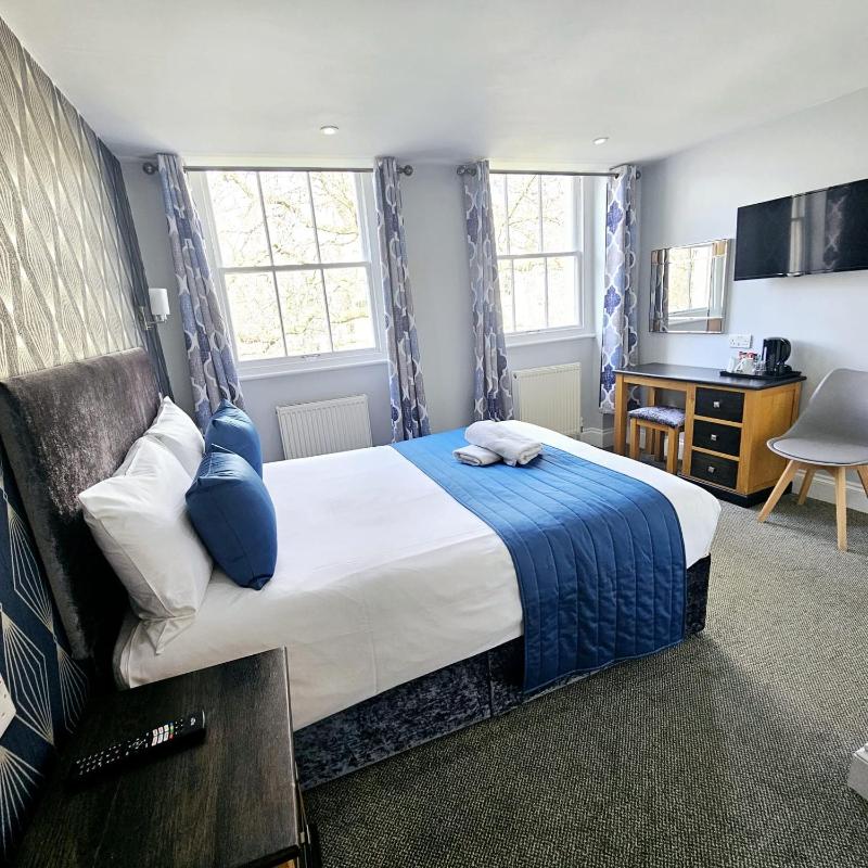 Double Room Ensuite image 1