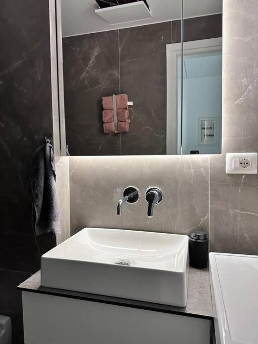 Lumi Residence Apartment 2 - image 7