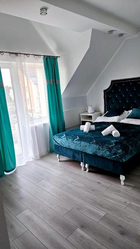 Deluxe Double Room with Balcony image 1
