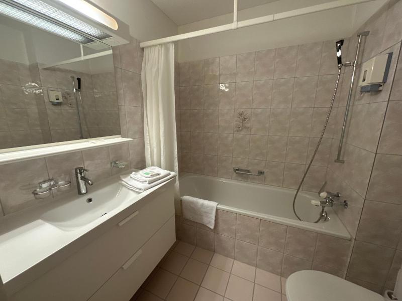 Double or Twin Room image 4
