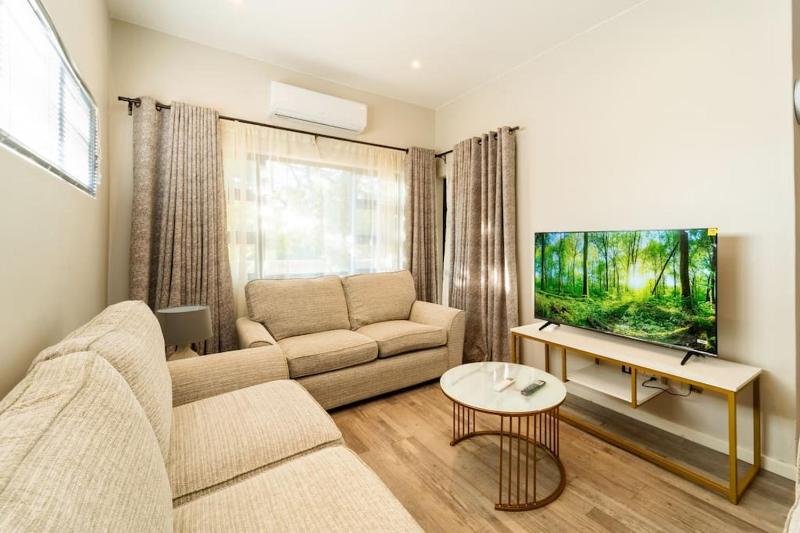 Platinum Peak Luxury Apartment -Victoria Falls - image 3
