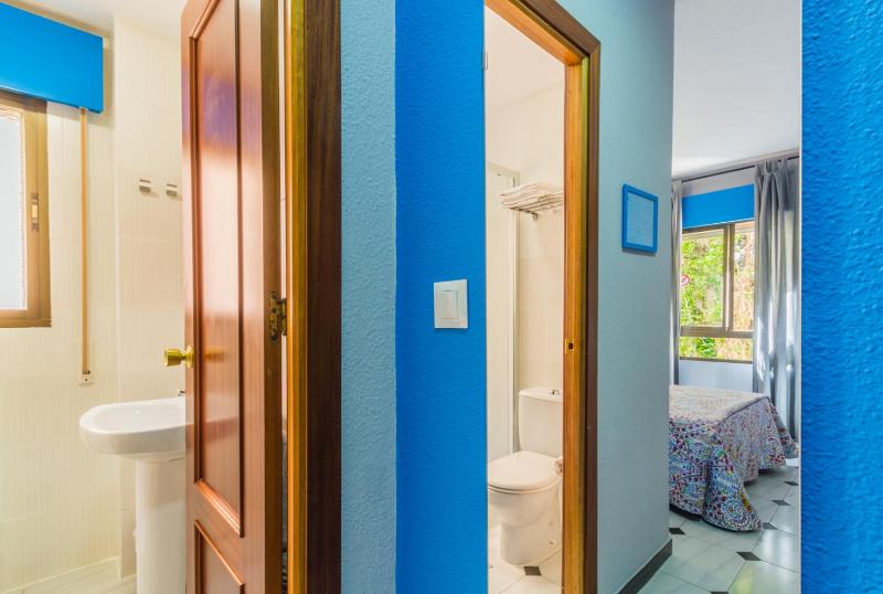 Single Room image 3