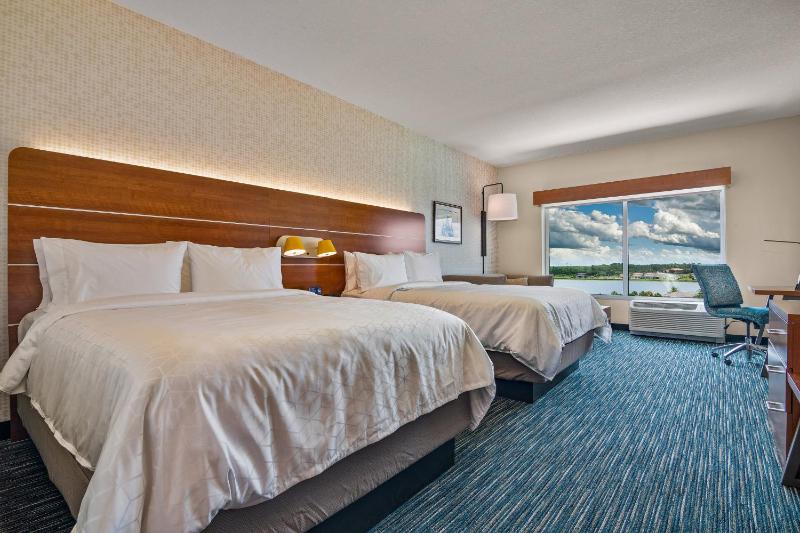 Queen Suite with Two Queen Beds and Sofa Bed image 3