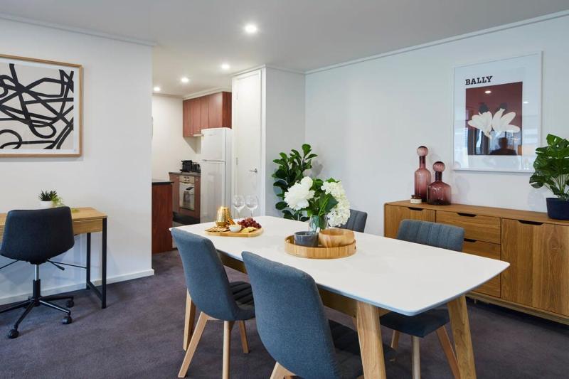 Melbourne CBD Apartment City Views Pool & Parking - image 15