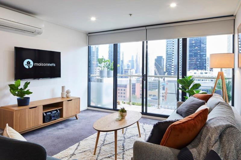 Melbourne CBD Apartment City Views Pool & Parking - image 9