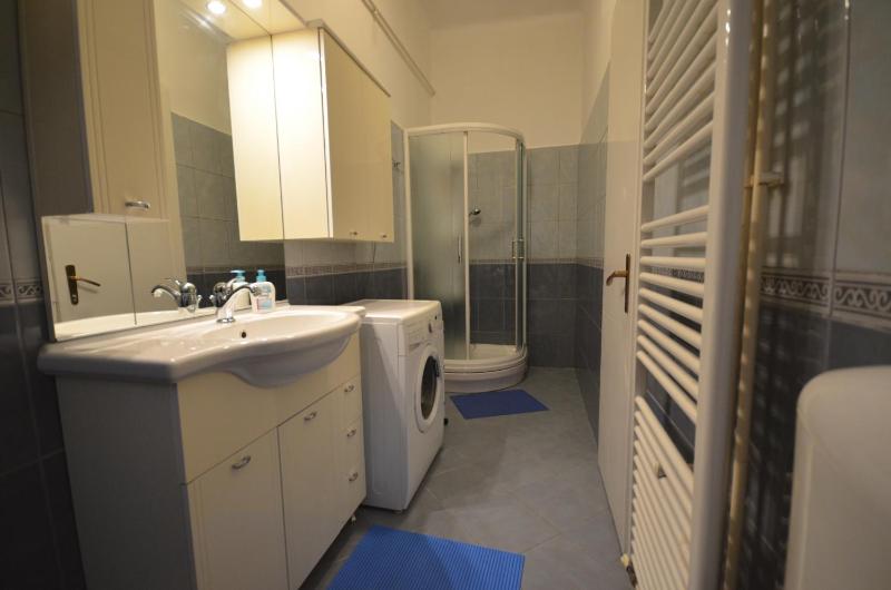 Studio Apartment image 2