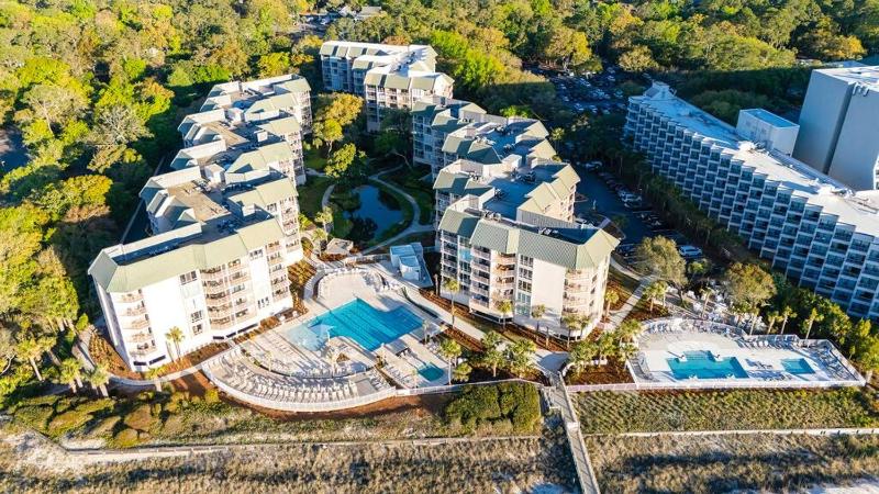 Wonderful Luxury Updated Villamare with Pool Bikes & Beach Gear included - image 24